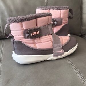 Brand New Nike Flex Advance Boots